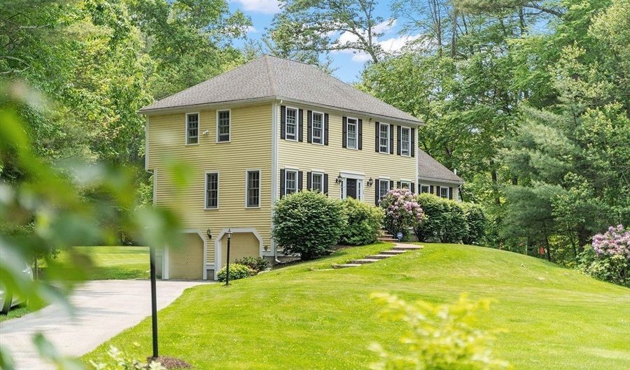 28 Old Harvard Rd, Boxborough, MA 01719 - 4 Beds, 3 Bath