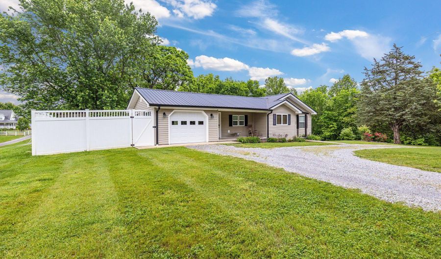 745 Keller Rd, Afton, TN 37616 - 3 Beds, 2 Bath