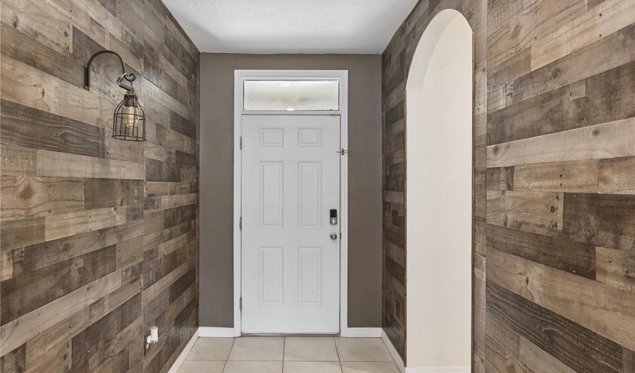 515 AUBURN GROVE Ter, Auburndale, FL 33823 - 4 Beds, 2 Bath