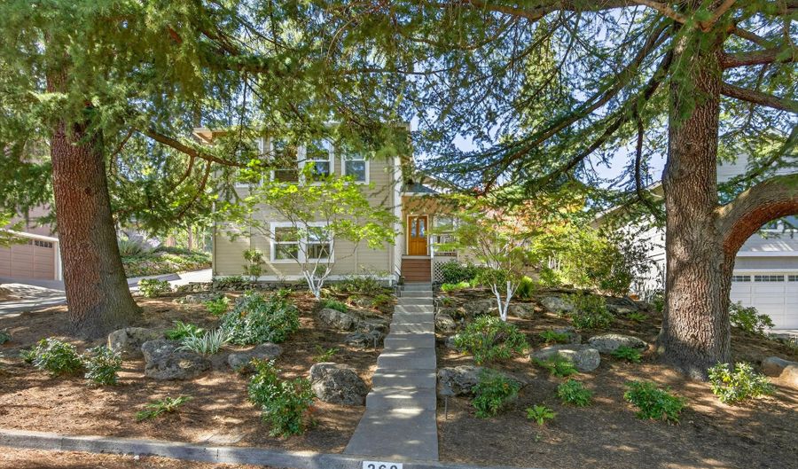 269 Idaho St, Ashland, OR 97520 - 3 Beds, 2 Bath