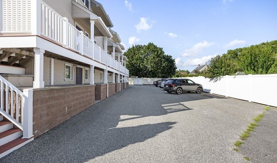 50 Clemence St 50, Cranston, RI 02920 - 2 Beds, 3 Bath