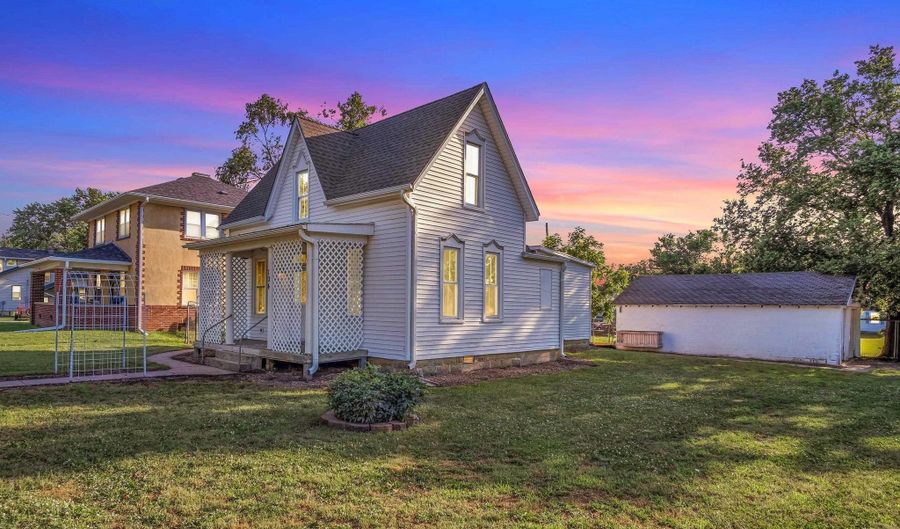 104 S Highland St, Assaria, KS 67416 - 3 Beds, 1 Bath