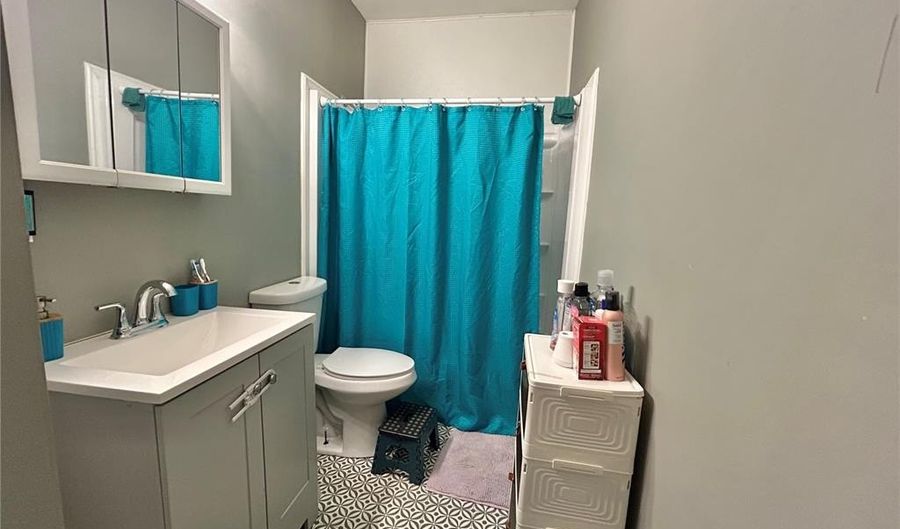 1305 Clawson St, Alton, IL 62002 - 3 Beds, 1 Bath