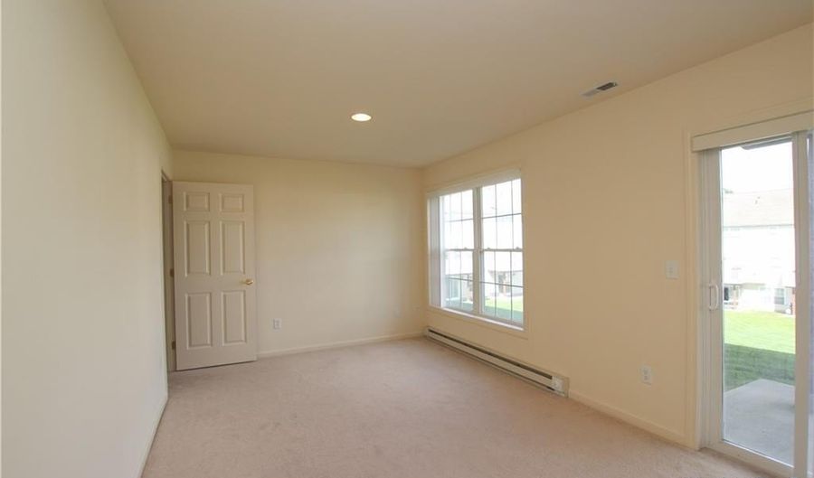 107 Sienna Dr 107, Danbury, CT 06810 - 2 Beds, 3 Bath