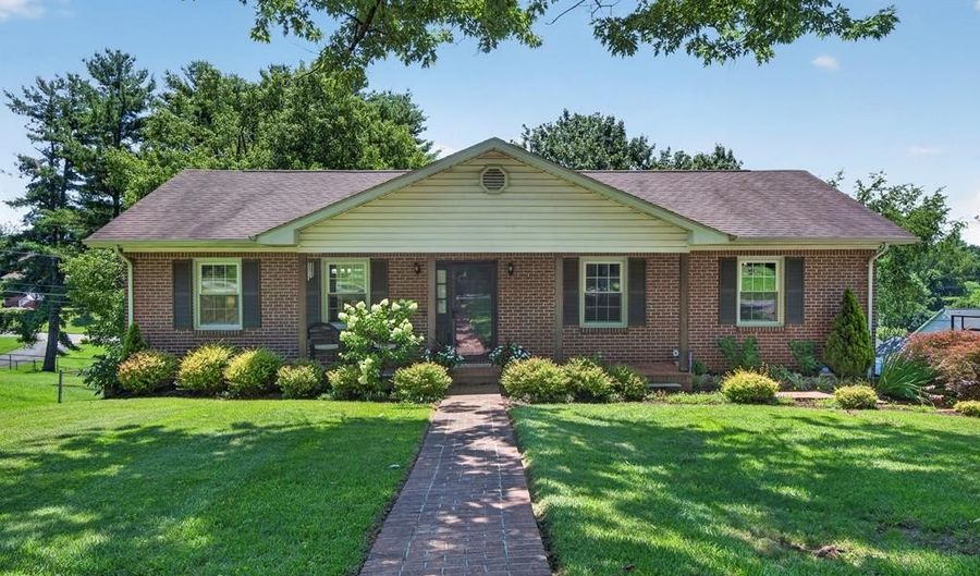 1140 Hillview Dr, Abingdon, VA 24210 - 4 Beds, 3 Bath