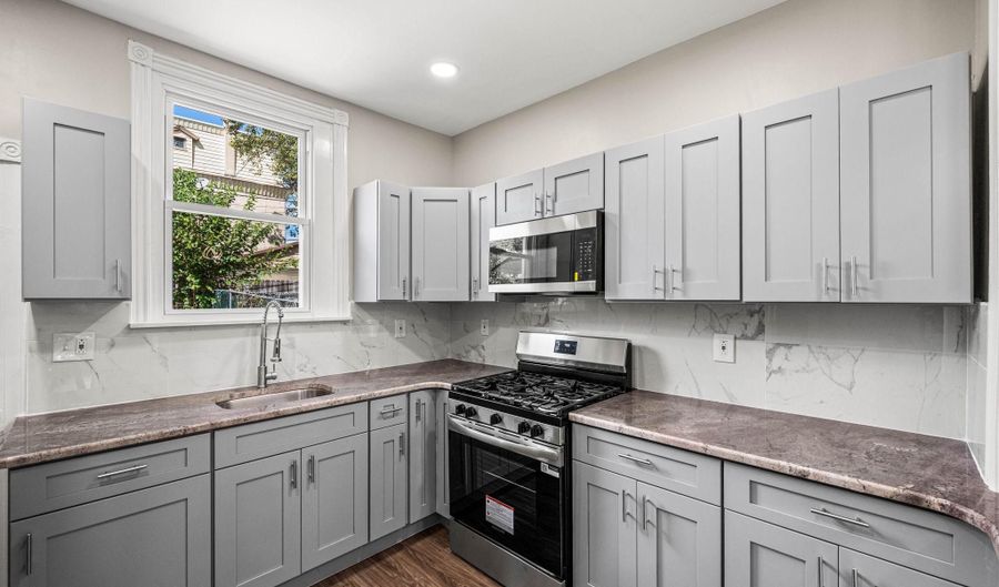 205 W LOUDON St, Philadelphia, PA 19120 - 3 Beds, 2 Bath