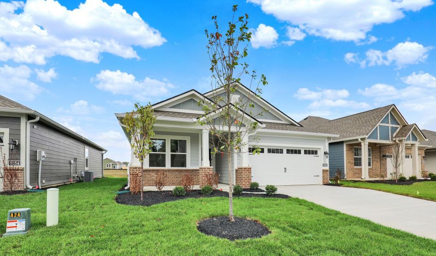 5262 Nettleton Way, Avon, IN 46123 - 2 Beds, 2 Bath