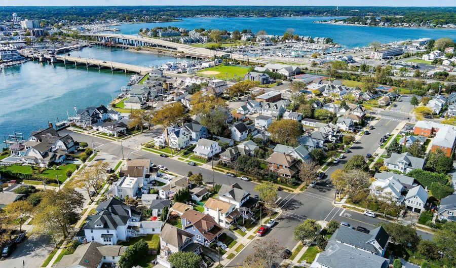 425 Washington Ave, Avon By The Sea, NJ 07717 - 3 Beds, null Bath