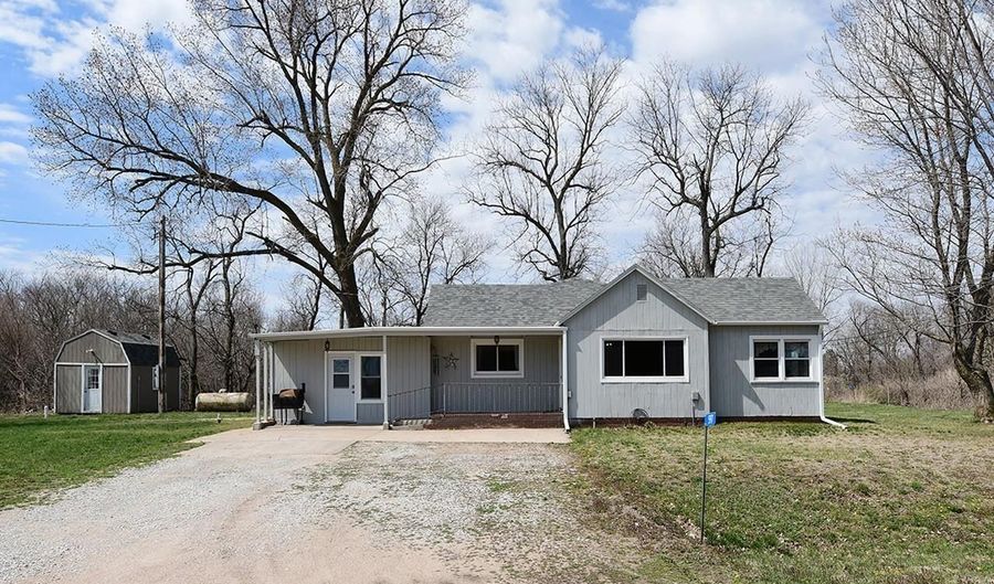 597 406th Rd, Beaver Crossing, NE 68313 - 3 Beds, 2 Bath