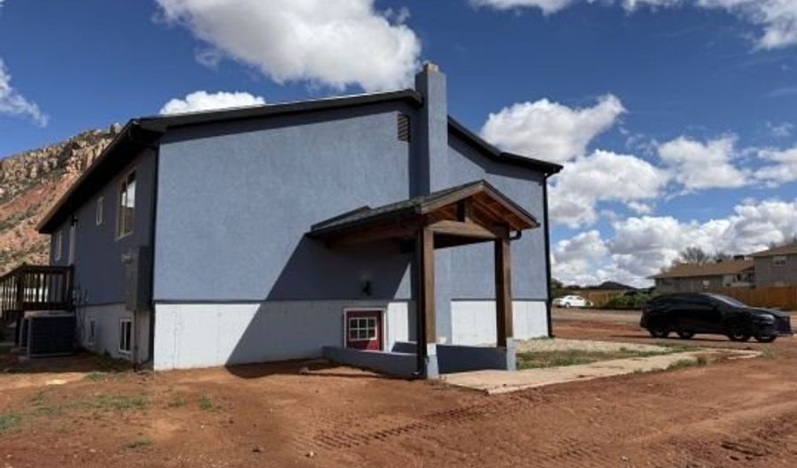 285 Carling St Lower, Colorado City, AZ 86021 - 3 Beds, 1 Bath