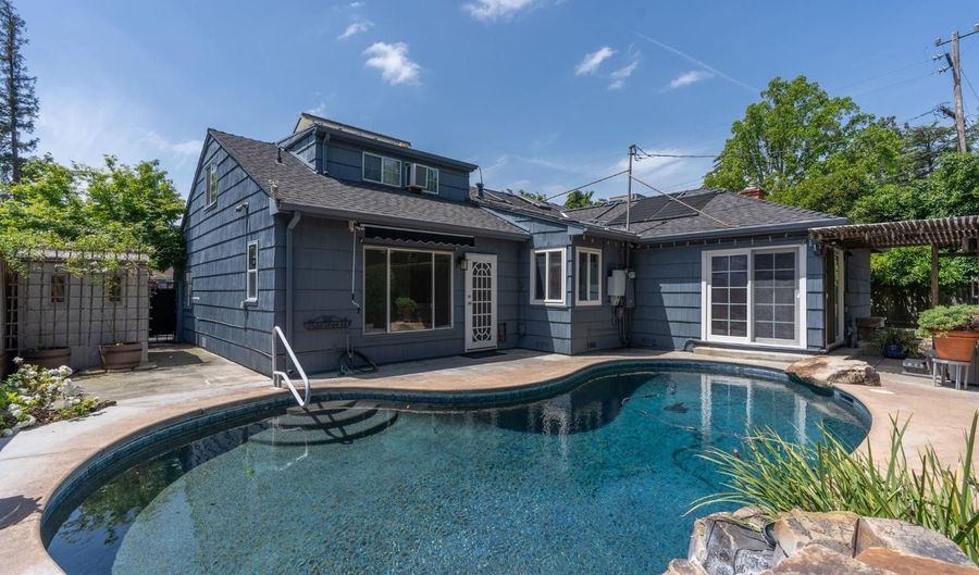 7516 Brentwood Dr, Stockton, CA 95207 - 3 Beds, 2 Bath