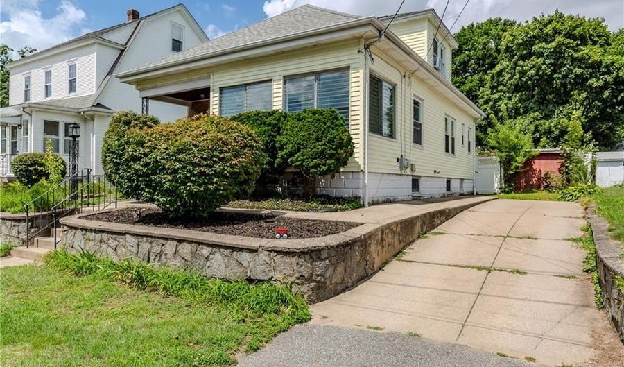 71 Clarence St, Cranston, RI 02910 - 4 Beds, 2 Bath
