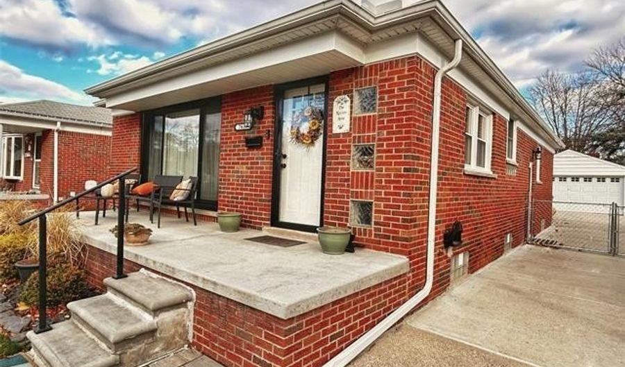 7639 Cortland Ave, Allen Park, MI 48101 - 3 Beds, 2 Bath