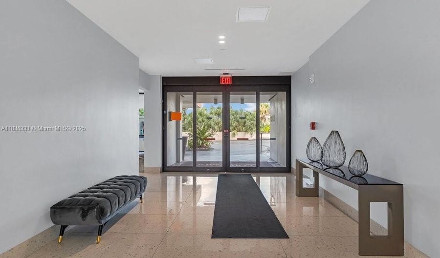 20301 W Country Club Dr 1421, Aventura, FL 33180 - 1 Beds, 2 Bath
