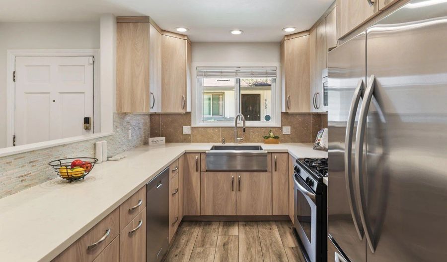 812 E Washington Ave A, Escondido, CA 92025 - 2 Beds, 2 Bath
