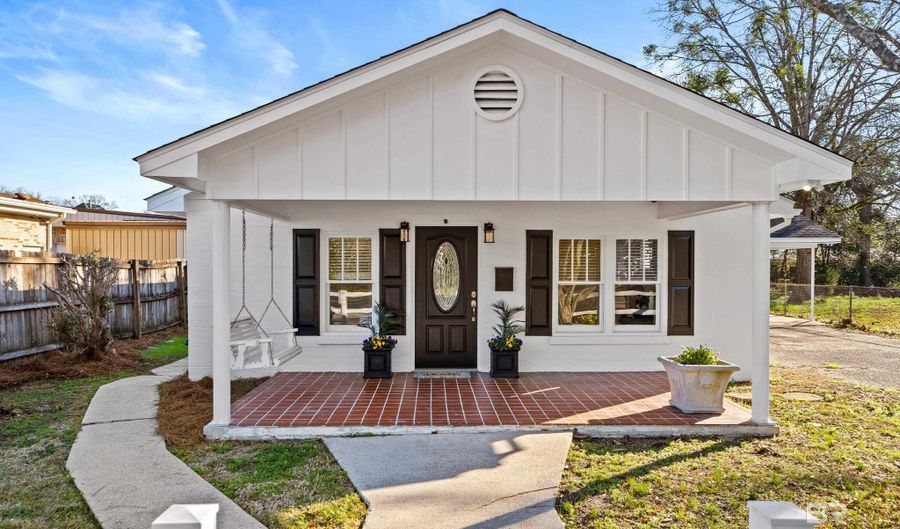 106 N White Ave, Bay Minette, AL 36507 - 3 Beds, 3 Bath