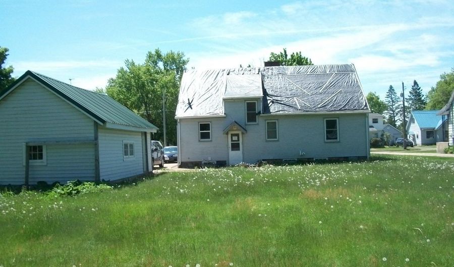 618 MENDLIK Ave, Antigo, WI 54409 - 3 Beds, 1 Bath