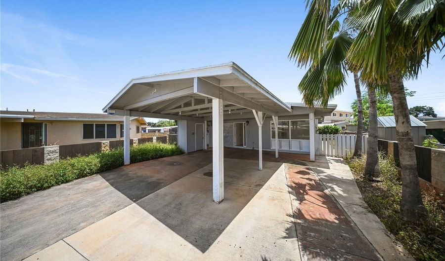 91-820 Lipaki Pl, Ewa Beach, HI 96706 - 5 Beds, 3 Bath