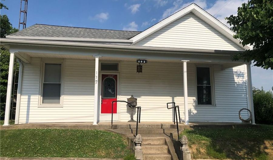 132 S East St, Greensburg, IN 47240 - 2 Beds, 1 Bath