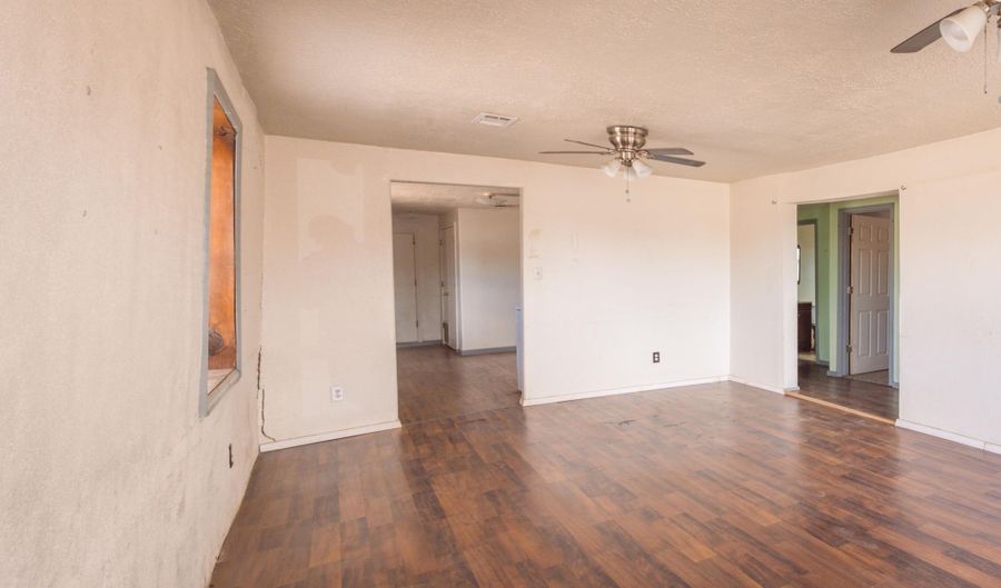 922 W GILBERT Ave, Belen, NM 87002 - 3 Beds, 2 Bath