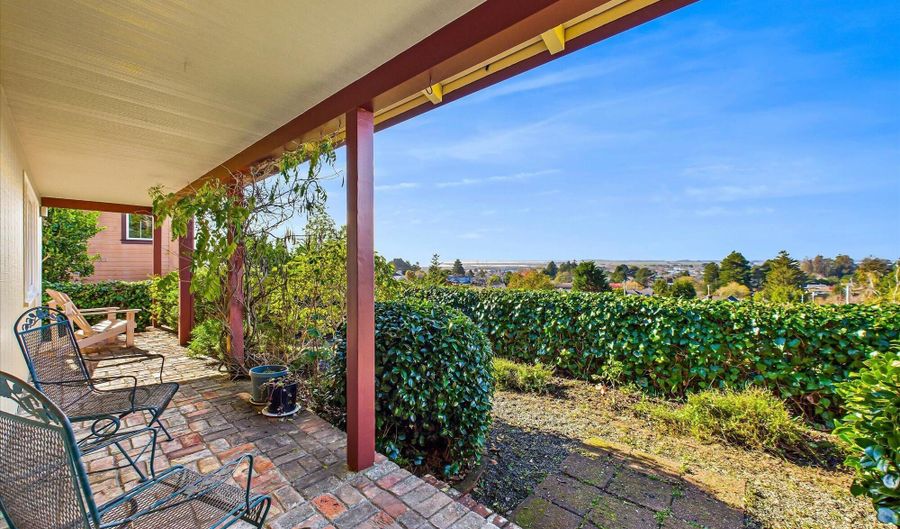 1184 Bayview St, Arcata, CA 95521 - 3 Beds, 2 Bath