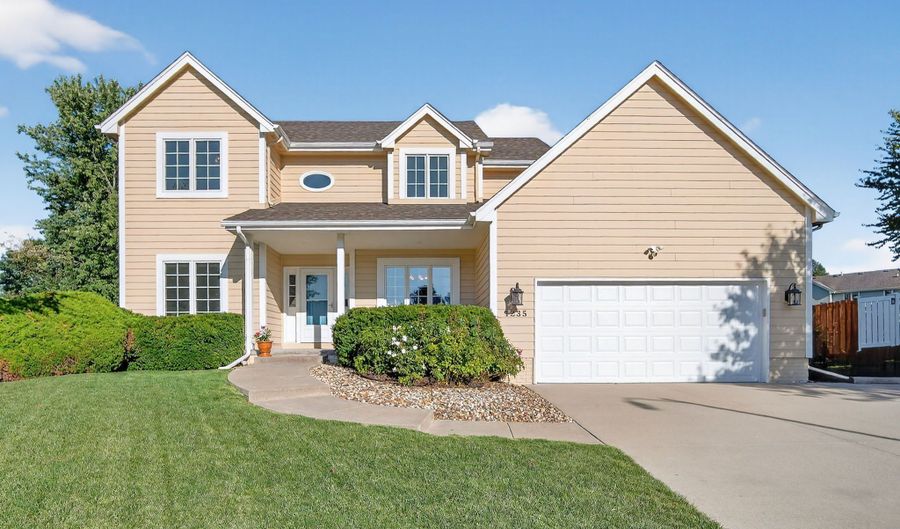 1235 Bentwood Ct, Altoona, IA 50009 - 4 Beds, 3 Bath
