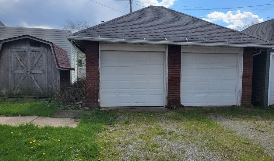 301 S Main St, Ada, OH 45810 - 3 Beds, 2 Bath