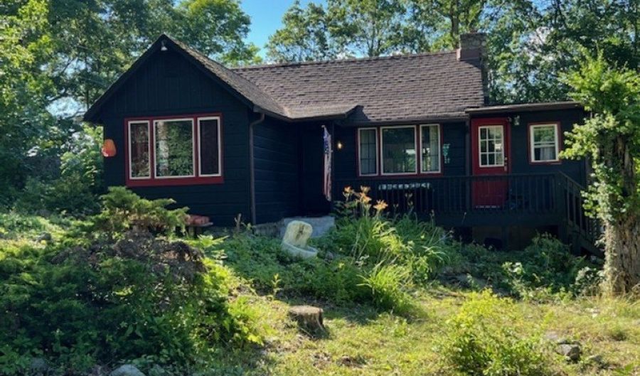 228 Waconia Rd, Alloway, NJ 07422 - 3 Beds, 3 Bath