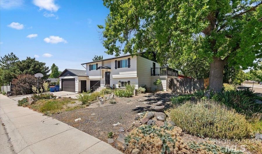 7428 W Snohomish St, Boise, ID 83709 - 4 Beds, 2 Bath