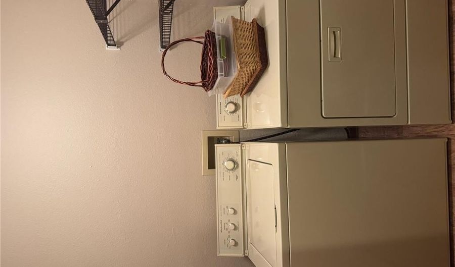 1415 Lake St 114, Alexandria, MN 56308 - 1 Beds, 1 Bath
