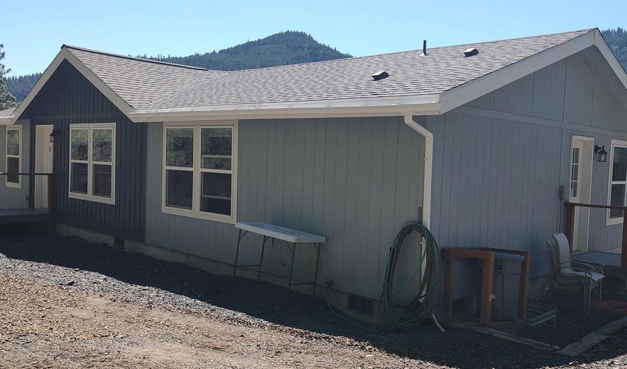 400 Bobcat Dr, Ahsahka, ID 83520 - 3 Beds, 2 Bath