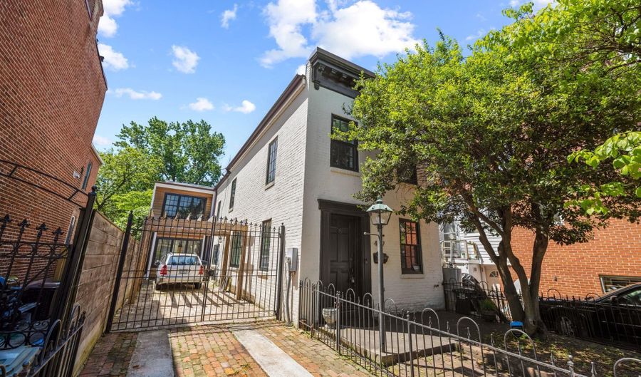 407 INDEPENDENCE Ave SE, Washington, DC 20003 - 4 Beds, 3 Bath