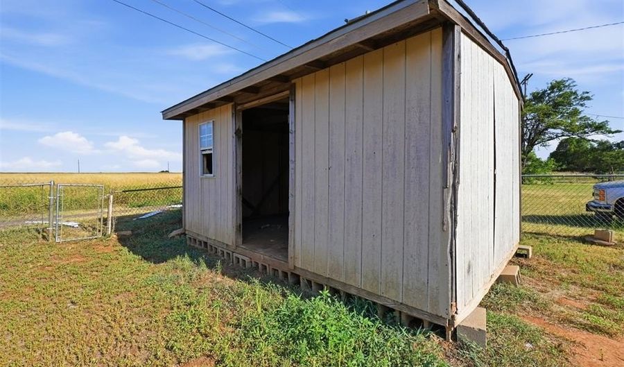 1072 Elk St, Altus, OK 73521 - 3 Beds, 2 Bath