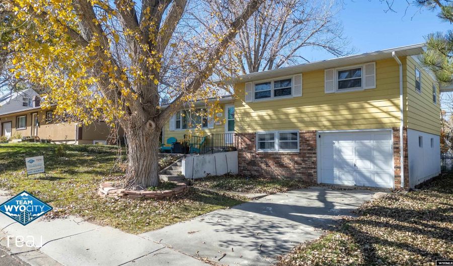 3300 Navarre Rd, Casper, WY 82604 - 3 Beds, 2 Bath
