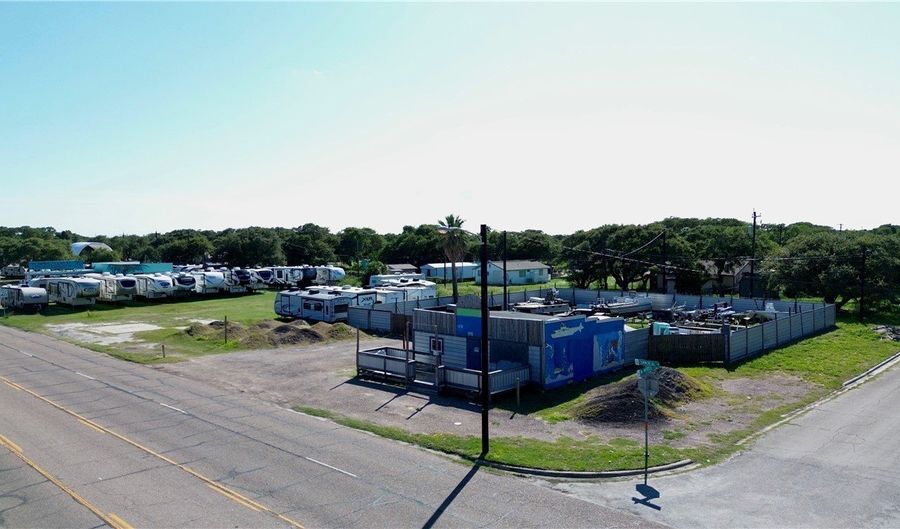 864 N Commercial St, Aransas Pass, TX 78336 - 0 Beds, 0 Bath