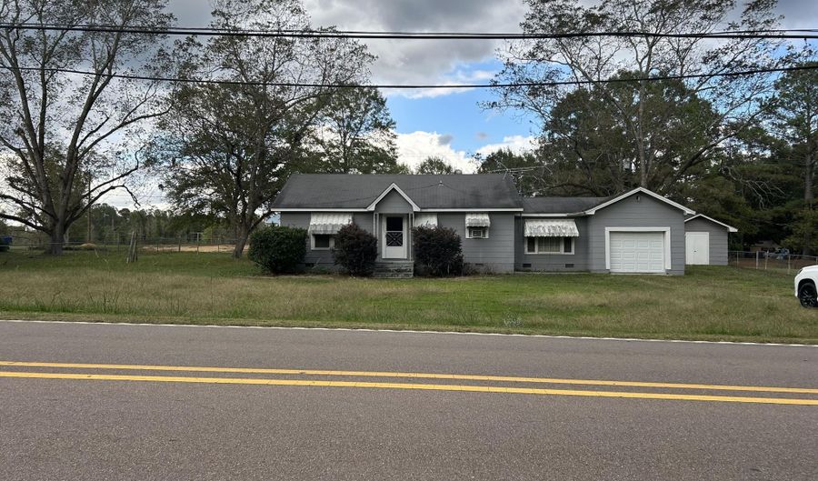 2220 Simpson Highway 149, Braxton, MS 39044 - 2 Beds, 1 Bath