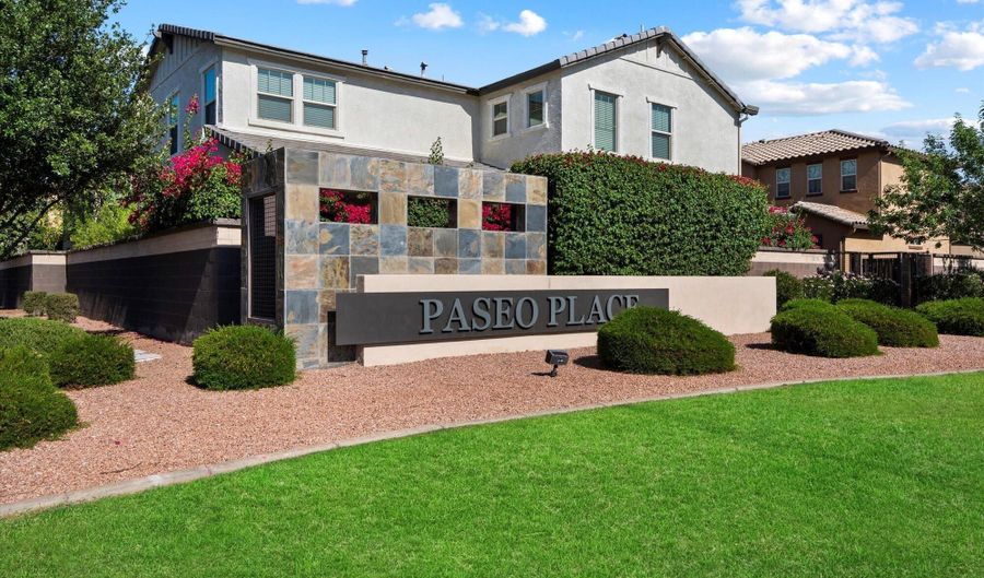 203 E ROADRUNNER Dr, Chandler, AZ 85286 - 3 Beds, 4 Bath