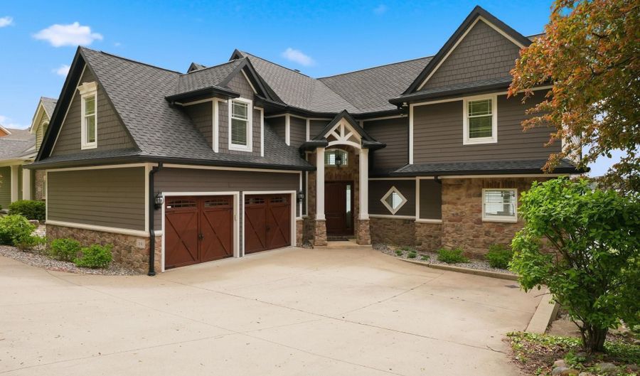 1880 Lane 105 Lake James, Angola, IN 46703 - 4 Beds, 4 Bath