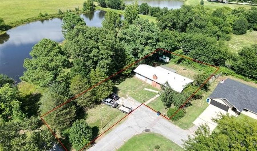 696 N Hickory St, Atoka, OK 74525 - 4 Beds, 3 Bath
