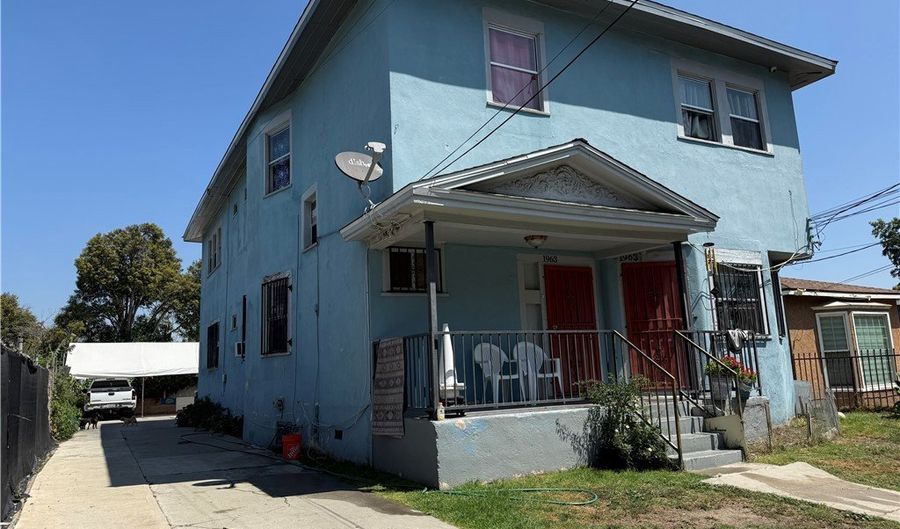1963 E 111th St, Los Angeles, CA 90059 - 7 Beds, 4 Bath