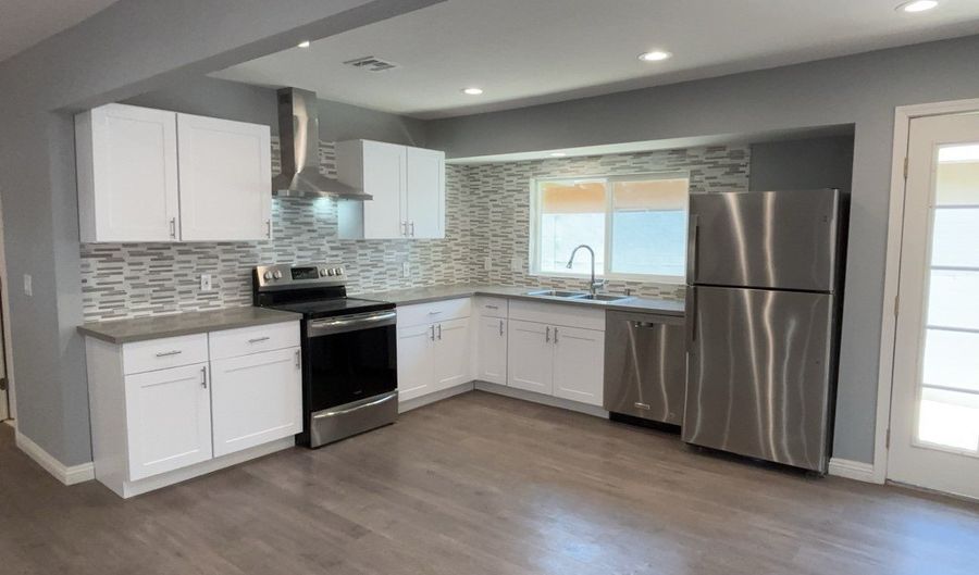 6 Brown St, Henderson, NV 89015 - 3 Beds, 1 Bath
