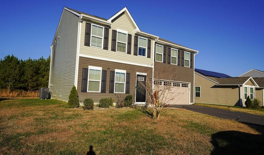 11629 BUCKINGHAM Dr, Delmar, DE 19940 - 4 Beds, 2 Bath