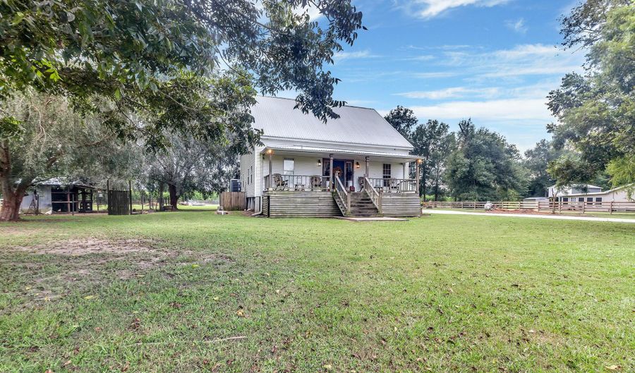 1098 Charles Marks Rd, Arnaudville, LA 70512 - 4 Beds, 2 Bath