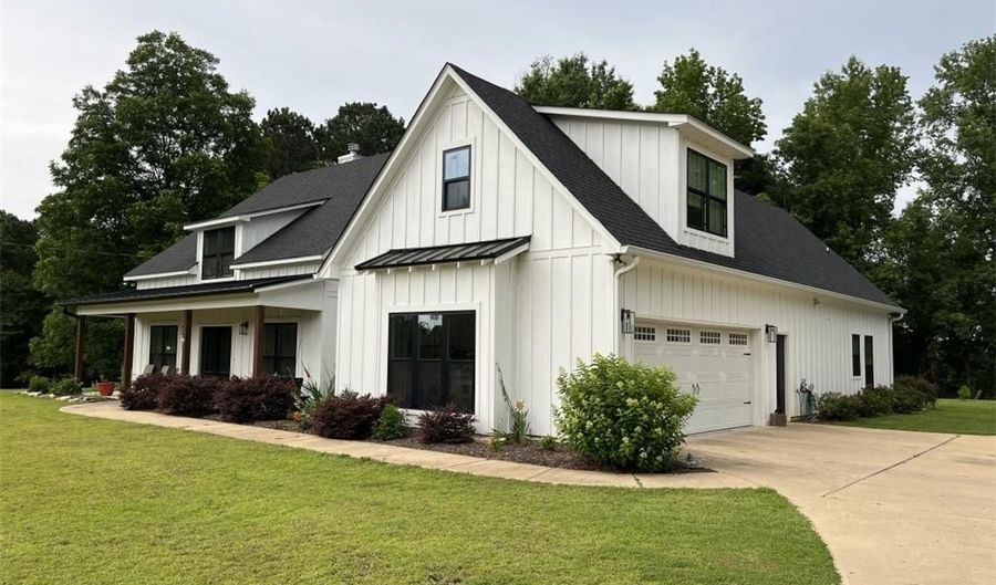 4636 SANDHILL Rd, Auburn, AL 36830 - 4 Beds, 3 Bath