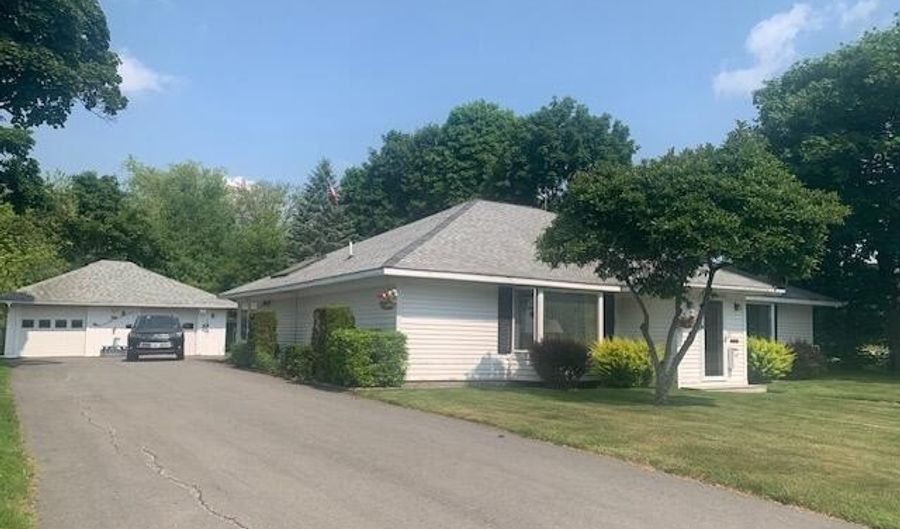 48 13th St, Bangor, ME 04401 - 2 Beds, 2 Bath