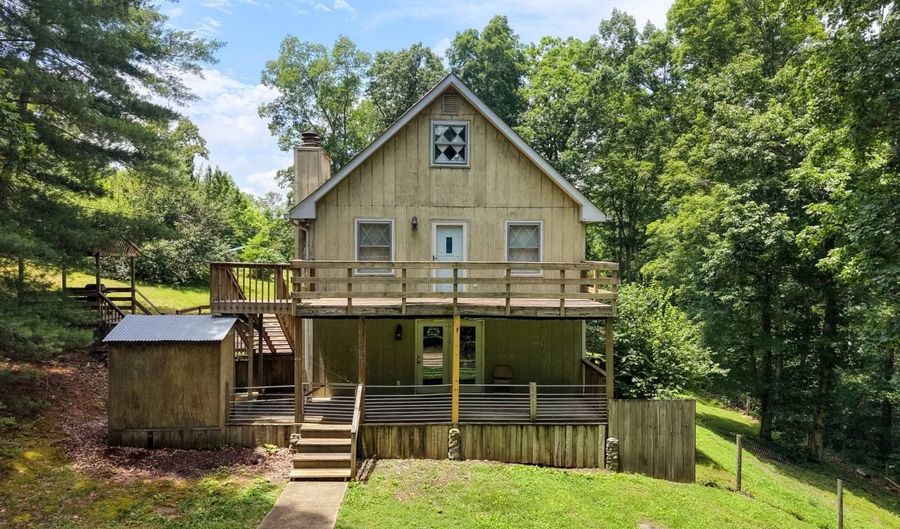 1040 Rustic Hills Dr, Ashland City, TN 37015 - 3 Beds, 4 Bath