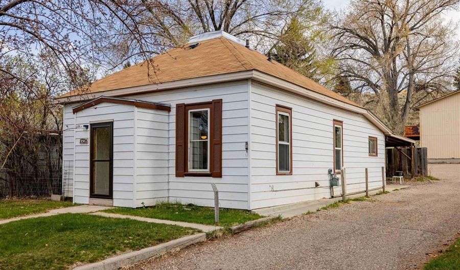 1726 Alger Ave, Cody, WY 82414 - 2 Beds, 1 Bath