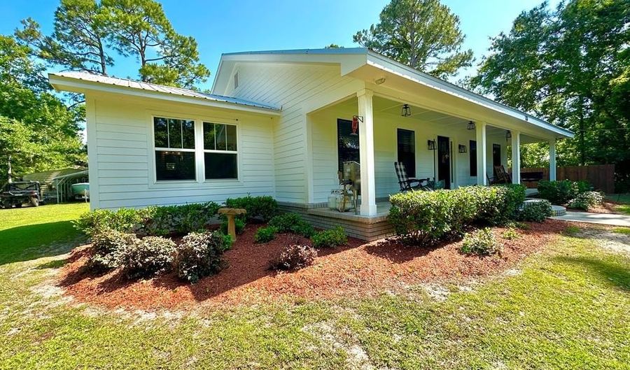 73 Worley Dr, Apalachicola, FL 32320 - 4 Beds, 3 Bath