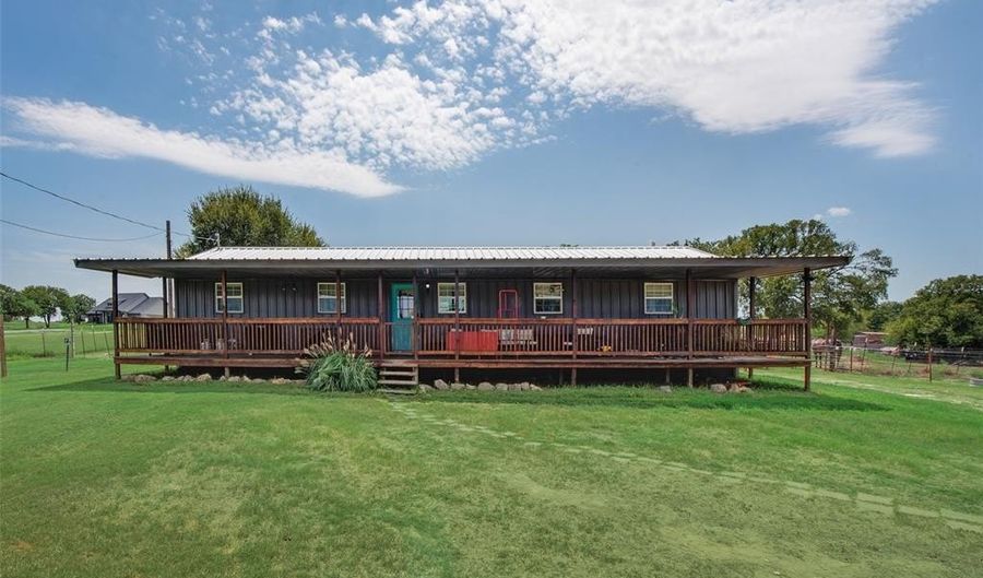 365 County Road 1180, Alvord, TX 76225 - 3 Beds, 2 Bath