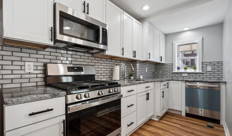 6642 LOTUS Rd, Philadelphia, PA 19151 - 3 Beds, 1 Bath